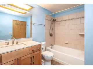 Photo #2: 24302699 Listing