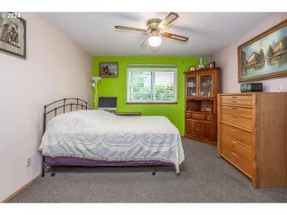 Photo #5: 24302699 Listing