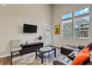 Photo #6: 24303129 Listing