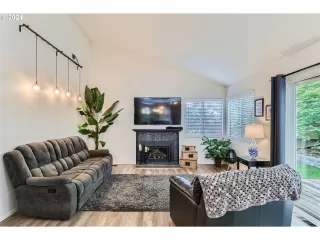 Photo #6: 24303704 Listing 