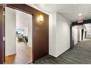 Photo #3: 24304269 Listing