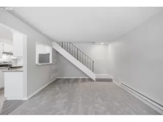 Photo #2: 24304630 Listing