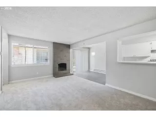 Photo #3: 24304630 Listing