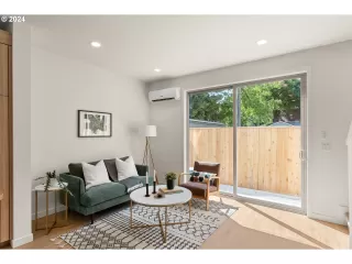 Photo #6: 24304698 Listing