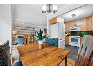 Photo #3: 24304803 Listing