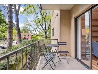 Photo #6: 24304803 Listing