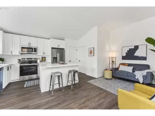 Photo #6: 24304810 Listing 