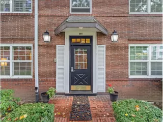 Photo #2: 24305060 Listing