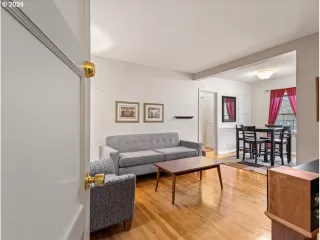 Photo #3: 24305060 Listing