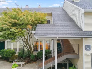 Photo #1: 24305122 Listing