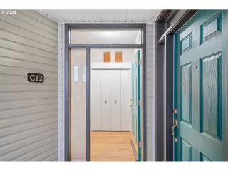 Photo #6: 24305122 Listing