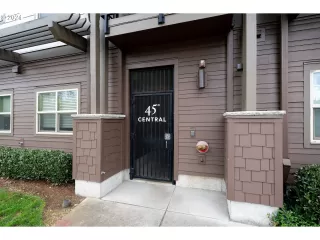 Photo #3: 24306447 Listing