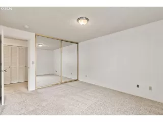 Photo #5: 24307304 Listing 