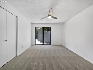 Photo #5: 24307344 Listing