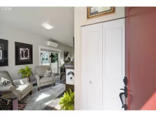 Photo #3: 24307734 Listing 