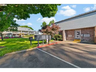 Photo #4: 24307738 Listing