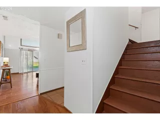 Photo #6: 24307738 Listing