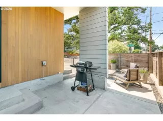 Photo #2: 24307937 Listing 