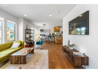 Photo #4: 24307937 Listing 