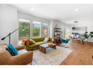 Photo #6: 24307937 Listing 
