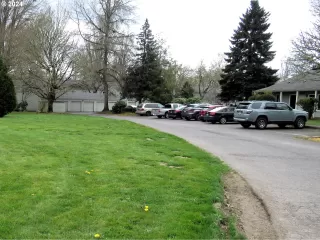 Photo #5: 24309223 Listing