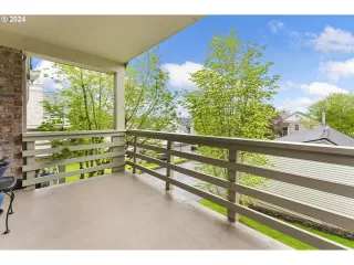 Photo #2: 24309272 Listing 