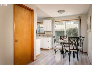 Photo #5: 24309848 Listing 