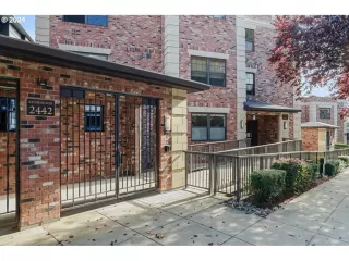 Photo #6: 24310258 Listing