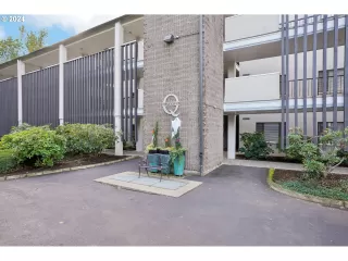 More Details about MLS # 24310478 : 790 SE WEBBER ST 302