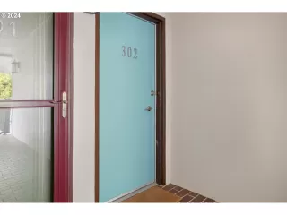 Photo #3: 24310478 Listing