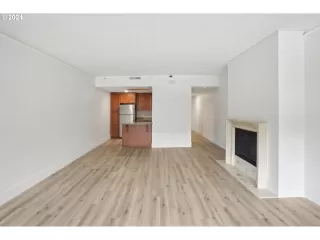 Photo #6: 24310478 Listing