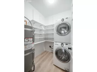 Photo #5: 24310964 Listing