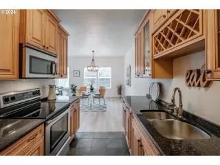 Photo #6: 24310964 Listing