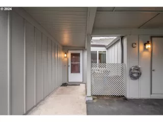 Photo #2: 24311912 Listing 