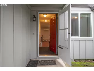 Photo #3: 24311912 Listing 