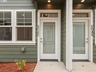 Photo #1: 24313079 Listing