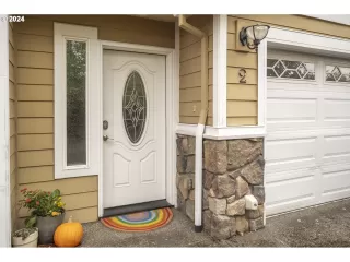 Photo #1: 24313773 Listing