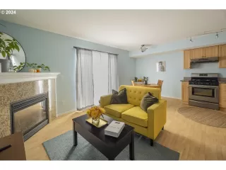 Photo #3: 24313773 Listing