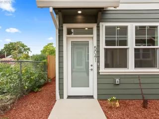 Photo #1: 24315043 Listing