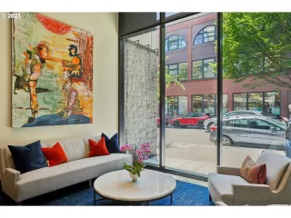 Photo #4: 243150899 Listing 