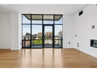 Photo #5: 243150899 Listing 