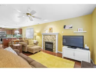 Photo #5: 24315369 Listing