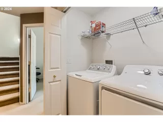 Photo #4: 24315402 Listing