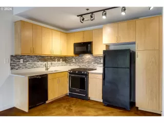 Photo #4: 24316109 Listing 