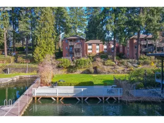 Click for more information on MLS # 24316456 : 238 RIDGEWAY RD 16C More Details about MLS # 24316456 : 238 RIDGEWAY RD 16C