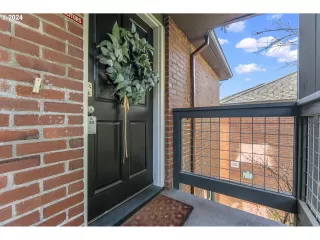 Photo #3: 24316456 Listing