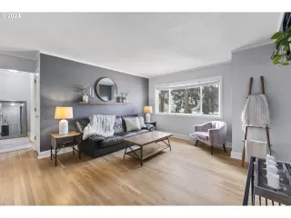 Photo #4: 24316456 Listing