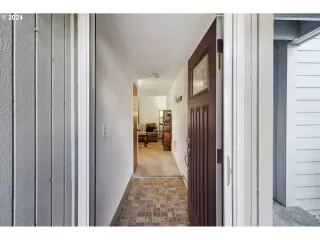 Photo #3: 24316698 Listing 