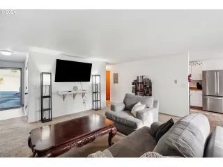 Photo #5: 24316698 Listing 