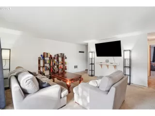 Photo #6: 24316698 Listing 